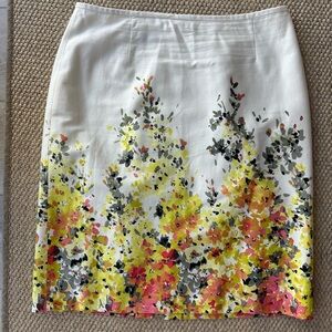 Tahari White Floral Pencil Skirt